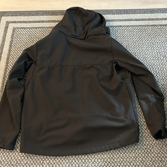 Stormtech jacket waterproof and wind proof - Picture 2 of 2